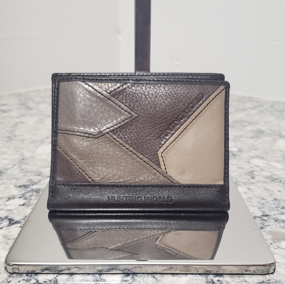 Hunting World Bifold Card Holder